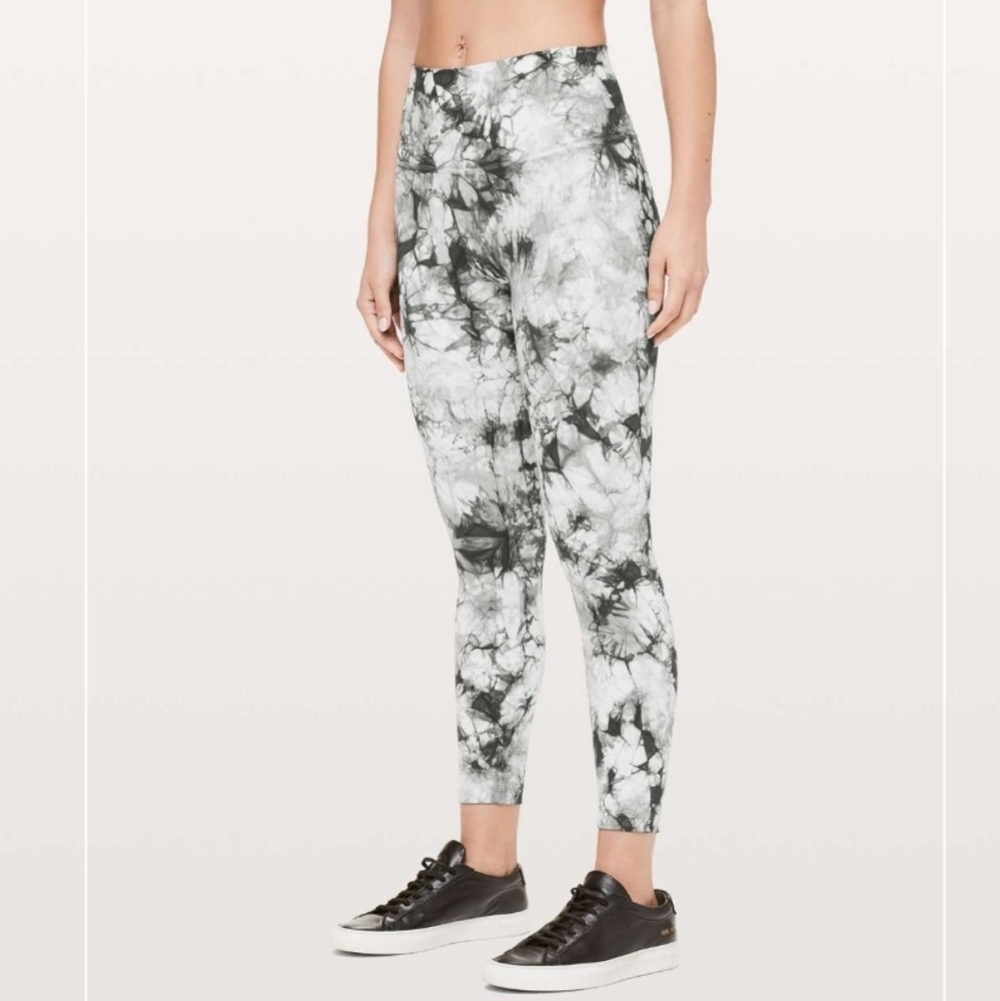 NWOT Lululemon Wunder Under Hi-Rise 7/8 Tight Full-On Luxtreme. White, Grey. 6.